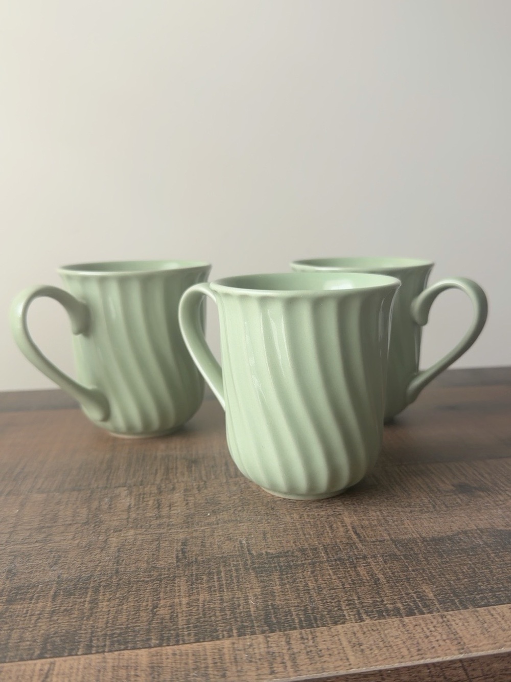 Gibson Designs Green Swirl Coffee Mugs – Set of 3